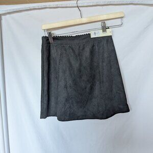 NWT Mi Ami Black Faux Suede Scalloped Mini Skirt – Francesca’s XS
